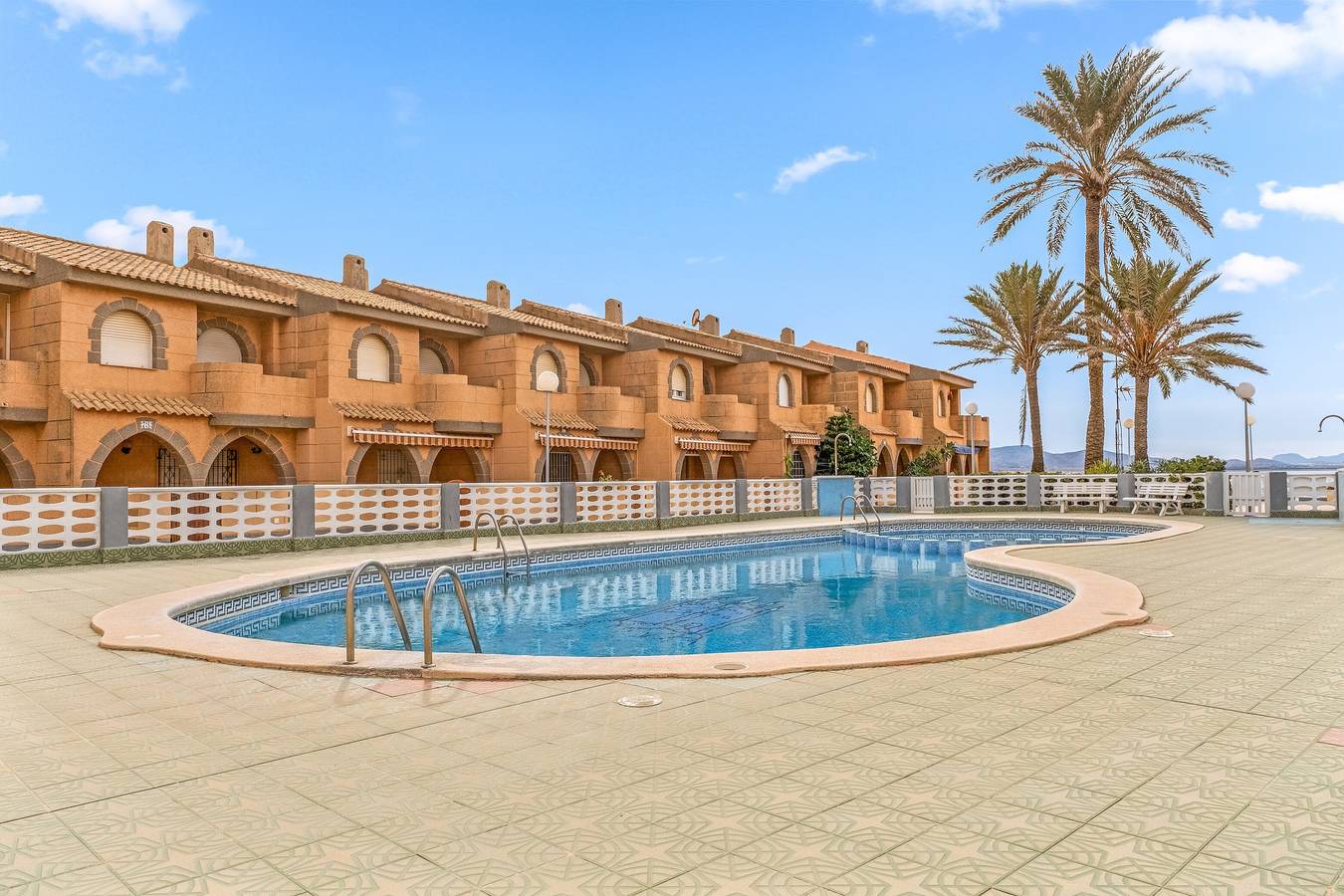 Apartamento entero, Apartamento 'Castillo De Mar F2 Torre Norte 5a' con vistas al mar, piscina compartida y Wi-Fi in San Javier, Costa Cálida