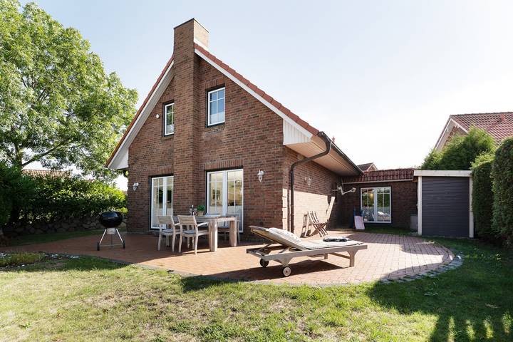 Ferienhaus für 6 Personen, mit Terrasse und Garten sowie Sauna in Brasilien (Ostsee)
