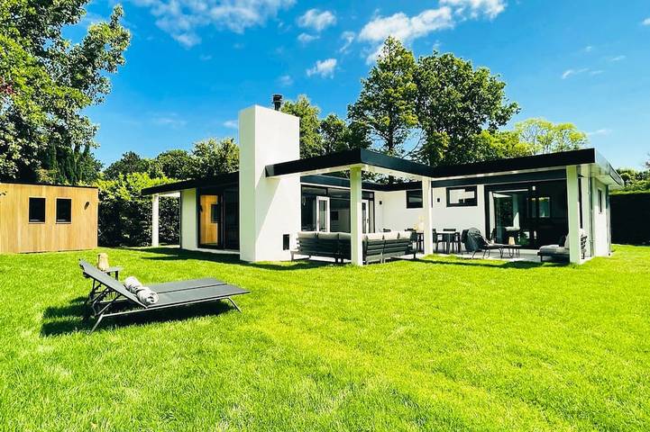 Ferienhaus für 8 Personen, mit Terrasse und Garten sowie Whirlpool, mit Haustier in Ouddorp