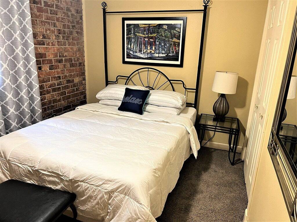 Ganze Wohnung, Glattes Downtown Condo, schnell zu Lsu,, Mid-City in Baton Rouge, East Baton Rouge Parish