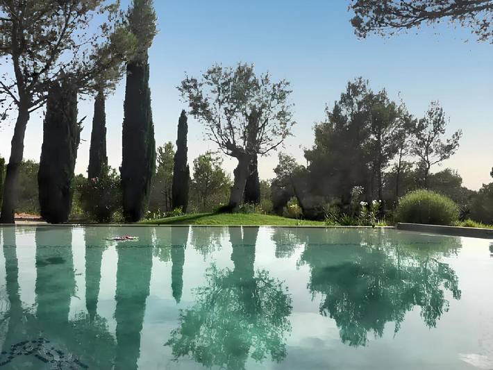 Location de vacances pour 10 personnes, avec piscine ainsi que terrasse et jardin, animaux acceptés à Rousset - 2