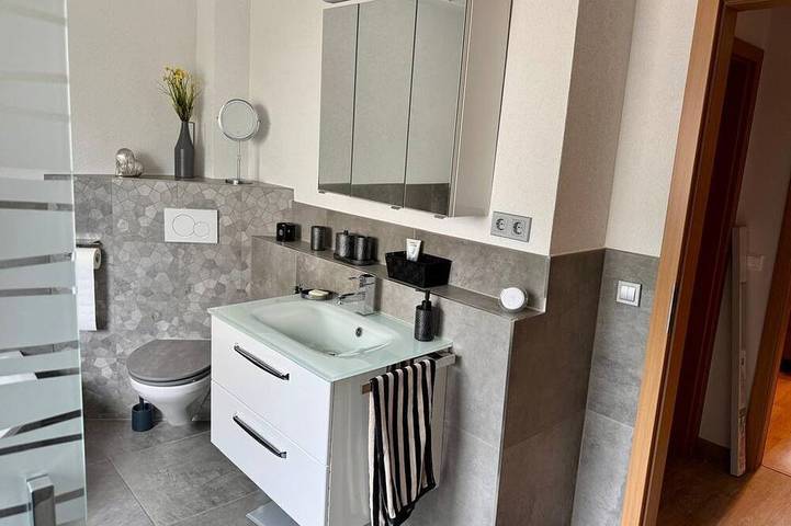 Ganze Wohnung, Ferienwohnung Marion's Schmuckkästchen - Appartement/Fewo in Schwegenheim, Rheinebene