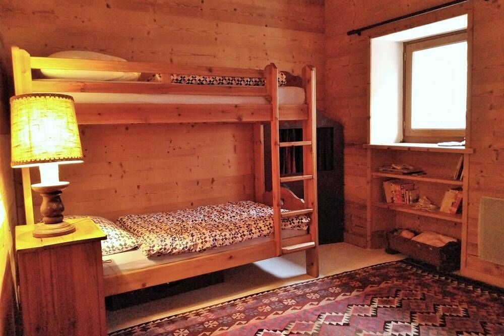 Beautiful wooden apartment - in the heart of the Queyras Natural Park - Aiguilles in Abriès, Queyras