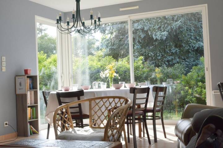 Location de vacances pour 8 personnes, avec jardin et vue sur le lac à Le May-sur-Èvre