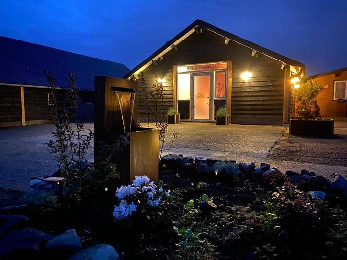 B&b voor 2 personen, with Whirlpool and Terras as well as Tuin and Sauna in het Nationaal Park Veluwezoom