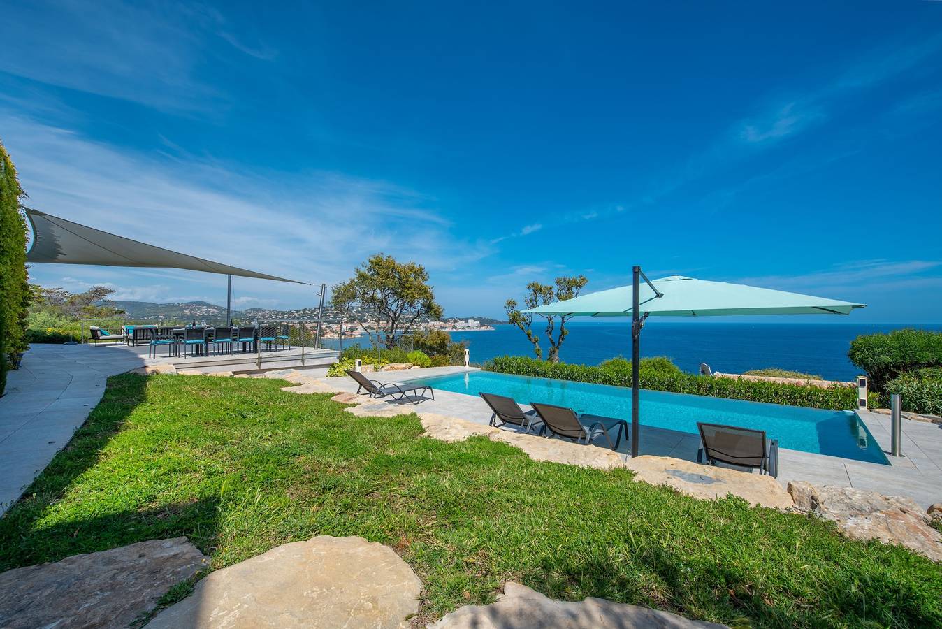 Villa met prachtig uitzicht op de Golf van Saint-Tropez, strand op 200 m afstand in Sainte-Maxime, Middellandse Zeekust (Frankrijk)
