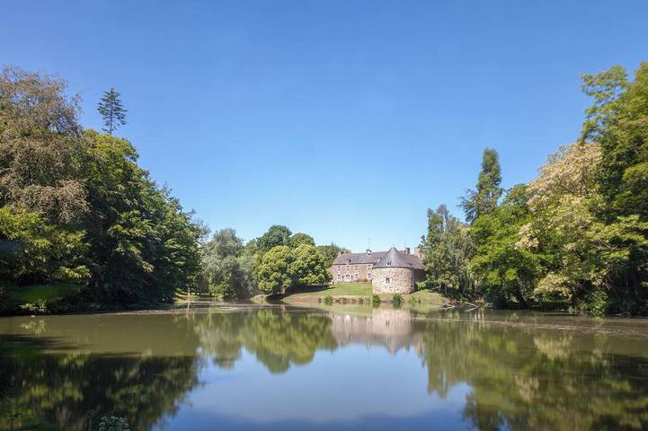 Location de vacances pour 9 personnes, avec jardin à Pluduno