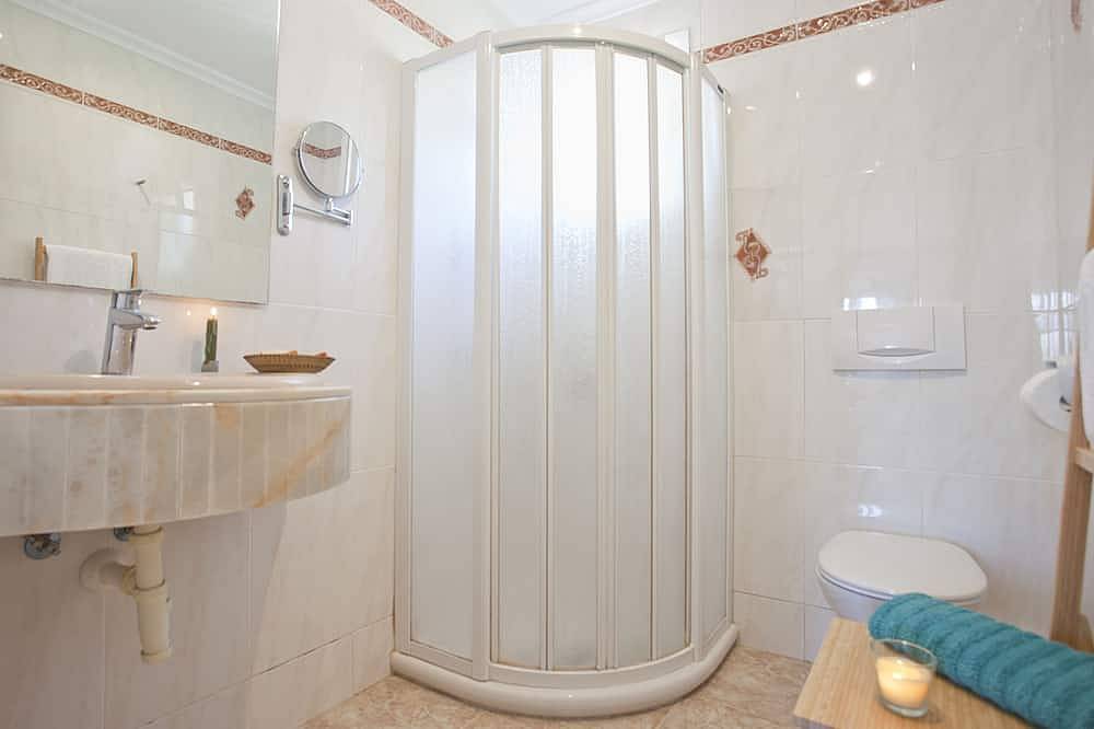 Bungalow Playa D'or, Delante de la Playa con Wifi, A/A y Piscina Comunitaria in Caló de ses Dones (Santanyí), Santanyí