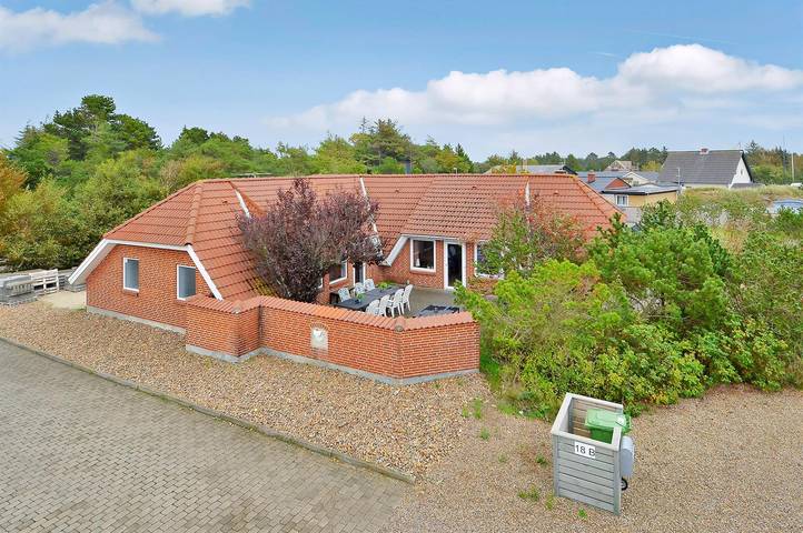 Ferienhaus für 10 Personen, mit Whirlpool und Terrasse sowie Sauna