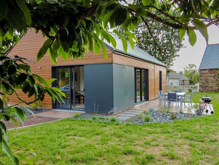 Gîte pour 6 personnes, avec terrasse à Tréhorenteuc