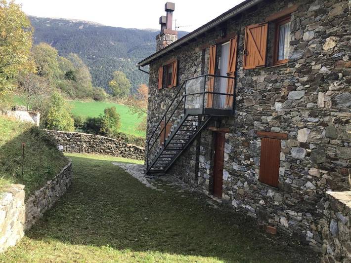 Casa rural para 5 personas, con Balcón y Terraza además de Jardín y Vistas en Queralbs