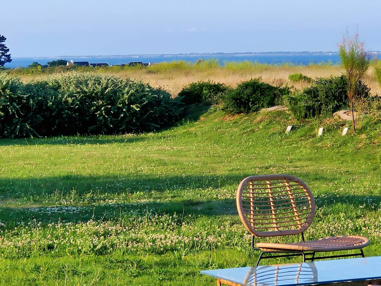 Gästezimmer „Escale Sauzonnaise – La Baie“ mit Meerblick, Gemeinschaftspool und Wlan in Sauzon, Côte des Mégalithes