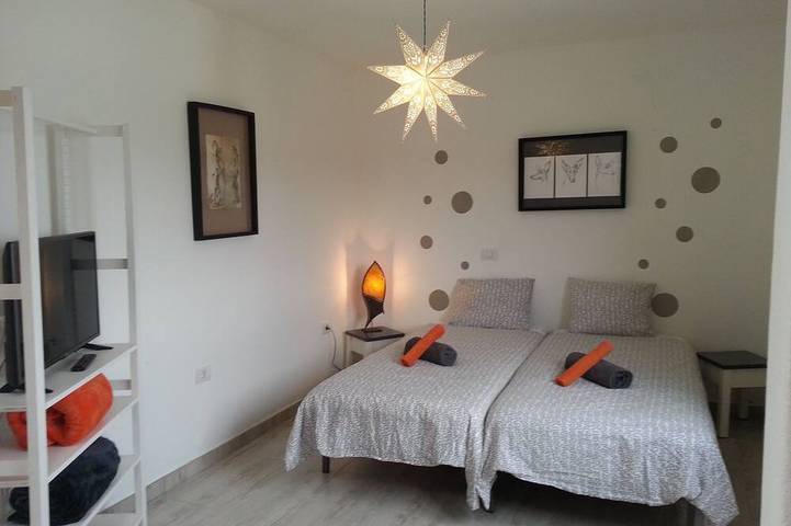 Gîte pour 2 personnes, avec terrasse, animaux acceptés à La Santa