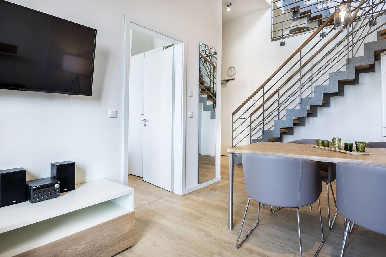 Ganze Wohnung, Luxus-Apartment mit Galerieschlafzimmer, Dachterrasse und einmaligem Hafenblick! in Wismar, Nordwestmecklenburg (Wismar und Umgebung)