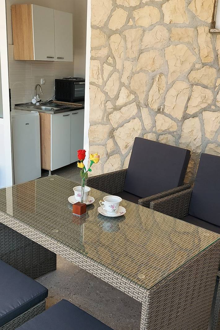 Ferienwohnung für 2 Personen, mit Balkon/Terrasse in Novalja