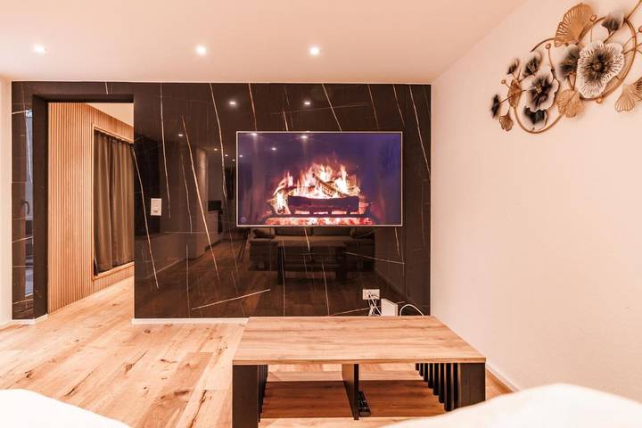 Ferienwohnung für 4 Personen, mit Whirlpool und Terrasse sowie Garten und Pool in Winterthur
