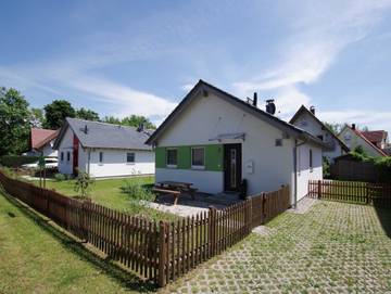 Ferienhaus für 4 Personen, mit Sauna und Garten, kinderfreundlich in Rechlin