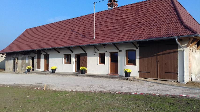 Gîte pour 10 personnes, avec jardin et terrasse dans Juif