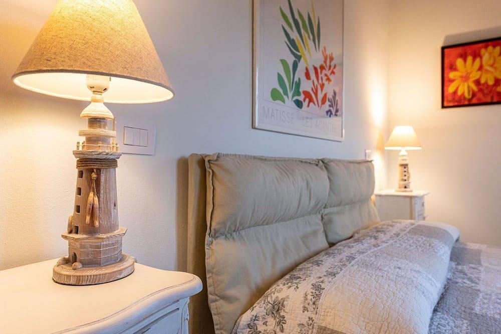 Appartement entier, Appartement avec climatisation, piscine, Wifi, Tv, terrasse, animaux admis, vue panoramique in Scarlino, Province de Grosseto