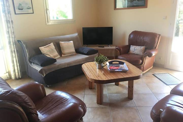 Gîte pour 6 personnes, avec Terrasse ainsi que Jardin et Piscine