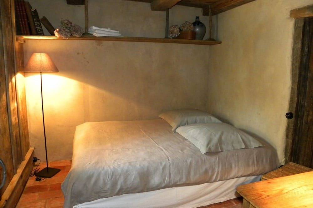 Entire apartment, Louise Stub In Alsacian Farmhouse With Garden Near Strasbourg in Rangen, Saverne region