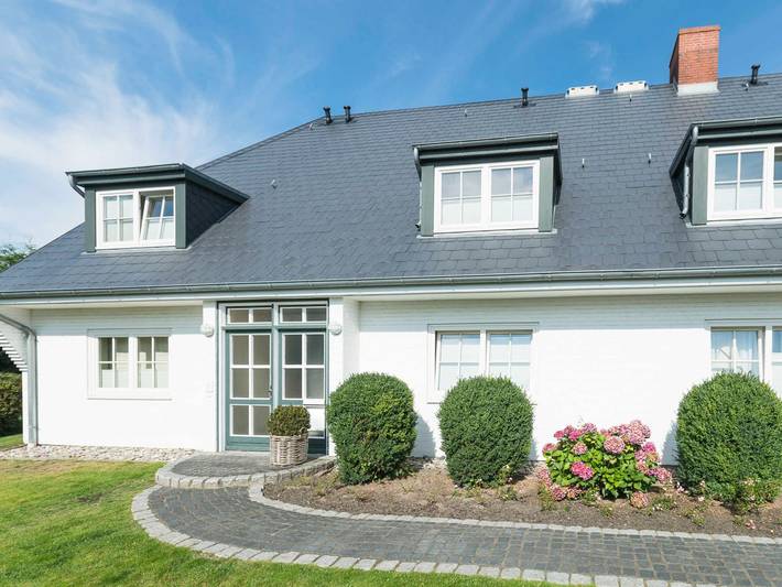 Ferienwohnung für 4 Personen, mit Pool und Balkon sowie Sauna, kinderfreundlich in Keitum