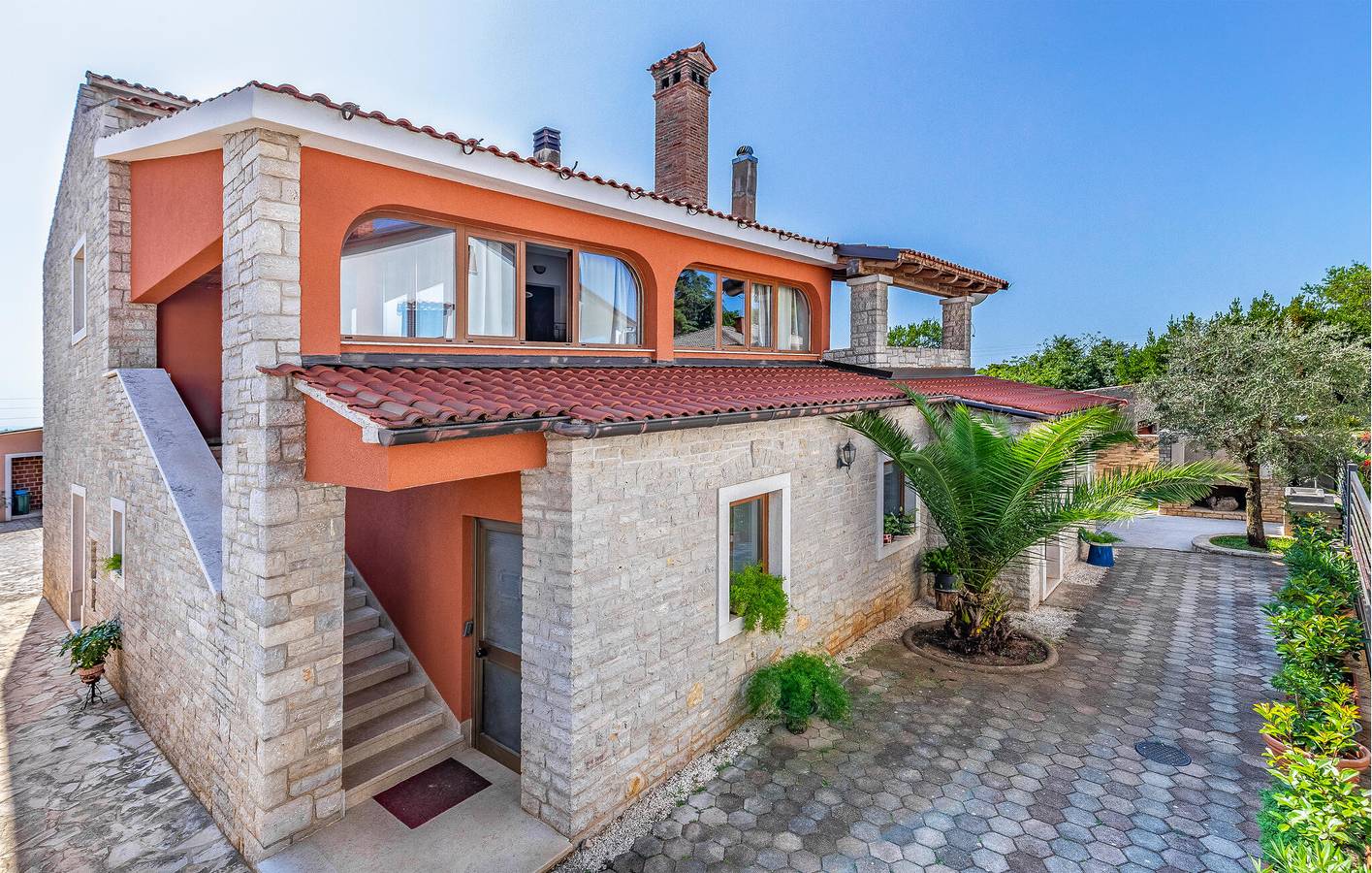 Entspannendes Apartment mit Pool, WLAN und in der Nähe der Sehenswürdigkeiten von Sisan in Sisan, Südküste Istrien