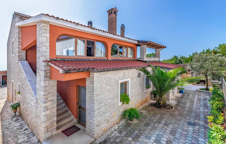 Ferienhaus für 10 Personen, mit Whirlpool und Terrasse - 1