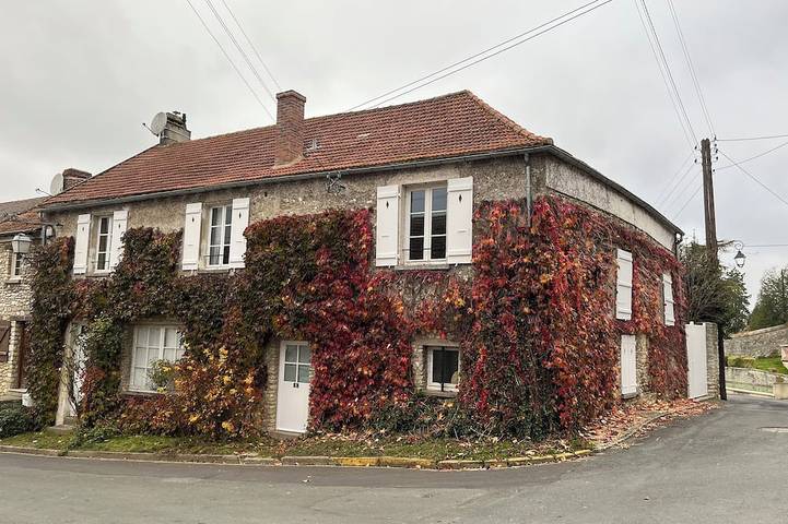 Location de vacances pour 11 personnes, avec jardin dans Jumeauville