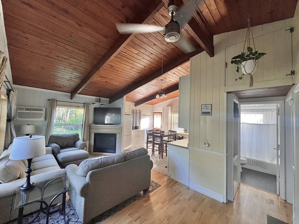 Neu! 2Br Breezy Point Cabin (alles zu Fuß erreichbar) in Breezy Point, Crow Wing County