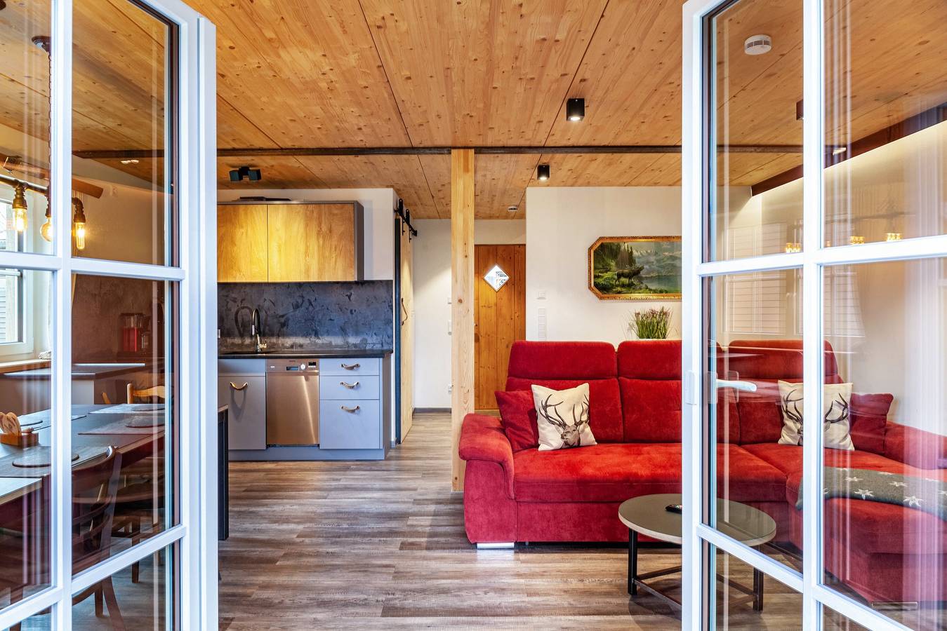 Chalet Rauschn with mountain view with whirlpool, shared sauna, terrace, balcony. in Farchant, Bavarian Alps
