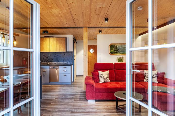 Ferienhaus für 6 Personen, mit Balkon und Whirlpool sowie Garten und Sauna in Farchant