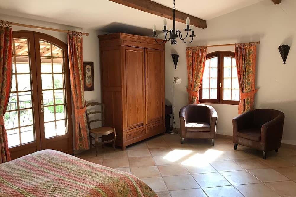 Villa De Charme super equipped, private pool, 3 bedrooms, 970 m from the center in Lorgues, Draguignan region