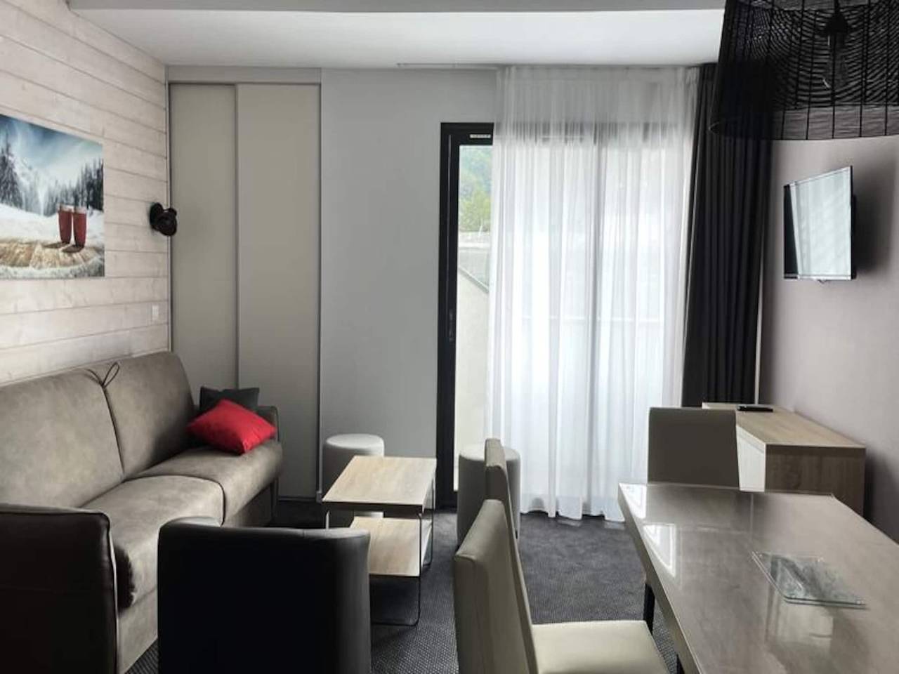 Entire apartment, Apartment near Col d'Aubisque Trails in Gourette, Eaux-Bonnes