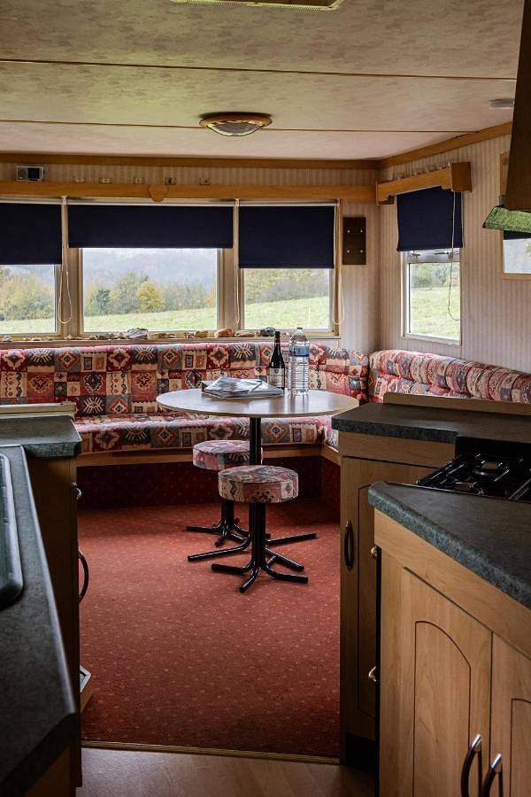 Location de vacances pour 6 personnes, avec jardin et vue ainsi que bassin pour enfant et piscine à Durmignat