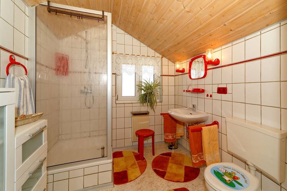 Ganze Wohnung, Komfortferienwohnung mit sehr großen Balkon im Ferienort Frauenau in Frauenau, Ostbayern