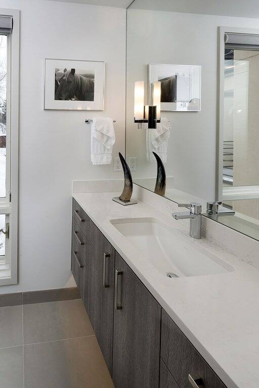 Vacation rental for 6 people, with pool and hot tub as well as balcony in Aspen