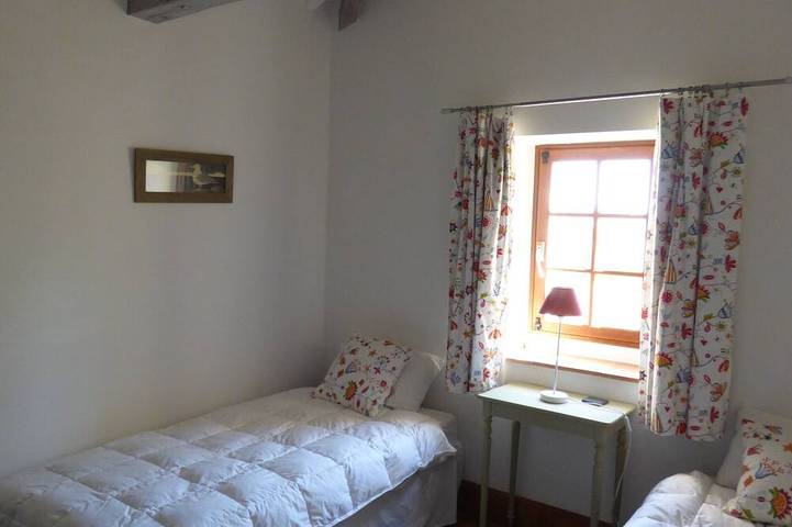 Gîte pour 6 personnes, avec jardin et terrasse à Gazaupouy - 4