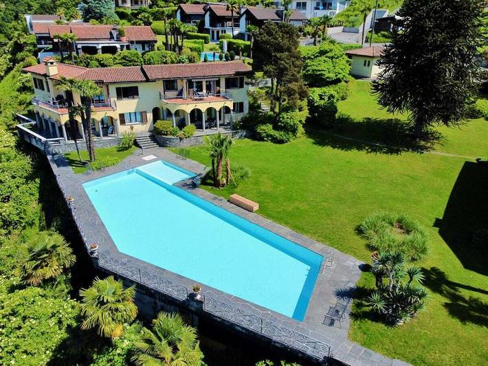 Ferienhaus für 4 Personen, mit Terrasse und Garten sowie Pool in Gambarogno