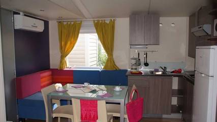 Camping pour 8 Personnes dans Saint-Raphaël, Région de Draguignan, Photo 4