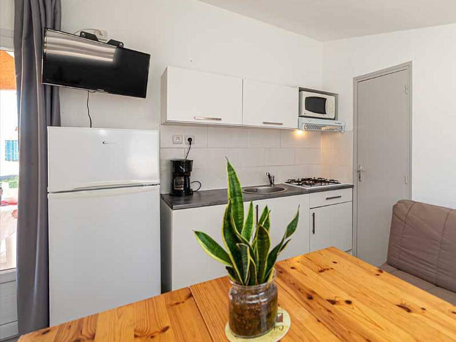 Camping Paradis - Naia Village  - Bungalow 4 personnes - Alize 4 Pers Dimanche in Le Barcarès, Côte d'Améthyste
