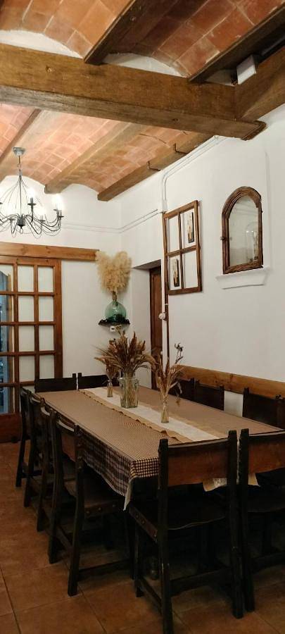 Casa rural con piscina para 12 personas, con Balcón y Terraza además de Jardín y Piscina en Segarra