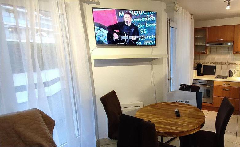 Gîte pour 5 personnes, avec balcon et vue à Ville-la-Grand - 4