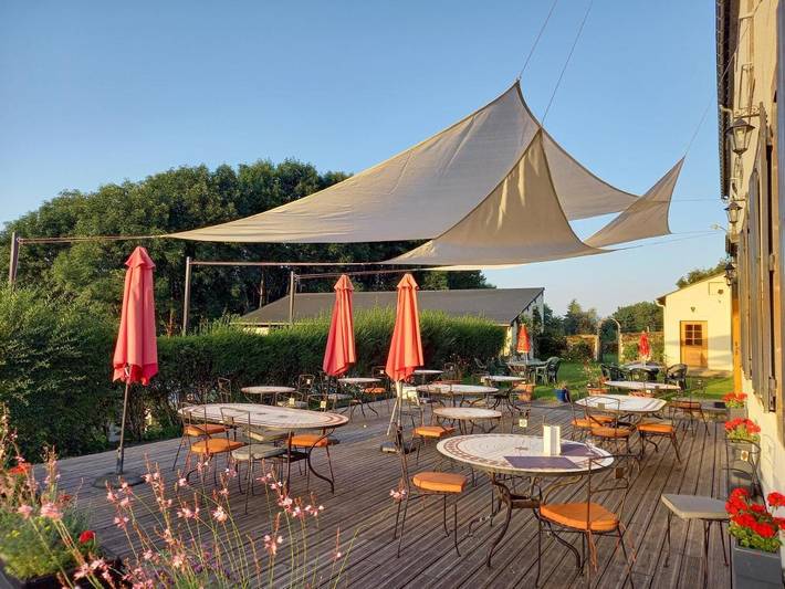 Location de vacances pour 49 personnes, avec jardin ainsi que vue et sauna à Tauves - 2