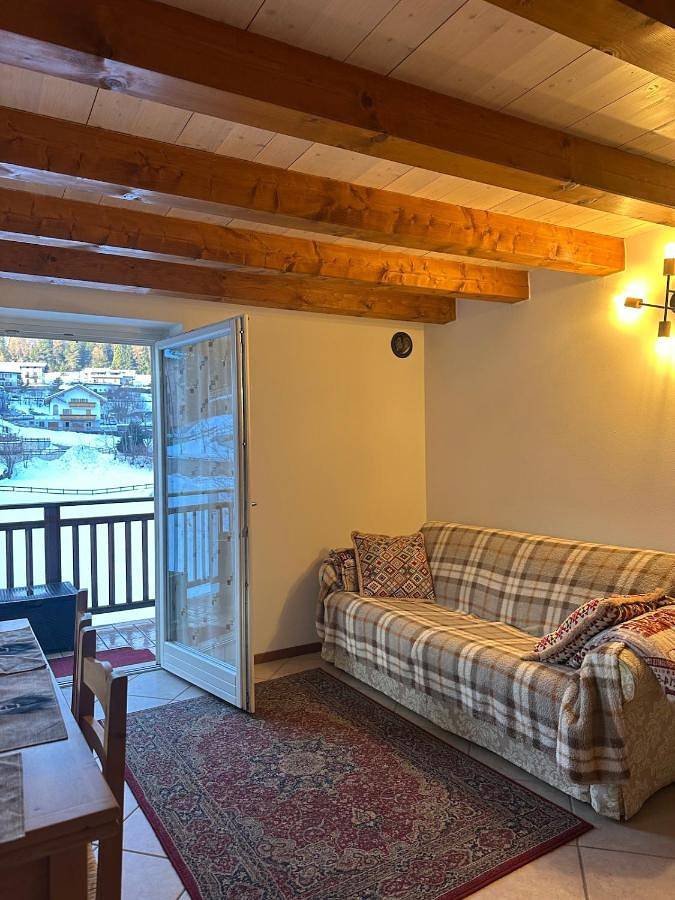 Gîte pour 6 personnes, avec balcon et vue dans Serrada