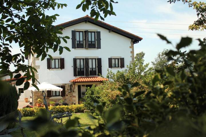Casa de familia para 3 personas, con jardín y vistas en Vizcaya