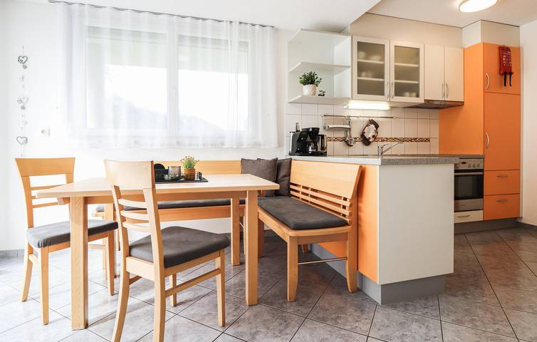 Ganze Ferienwohnung, Ski-in/Ski-out Appartement mit Terrasse & Parkplatz - Sonnenkopf in Sonnenkopf, Dalaas