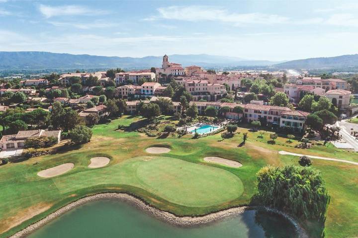 Appartement de vacances pour 5 personnes, avec piscine et jardin, animaux acceptés