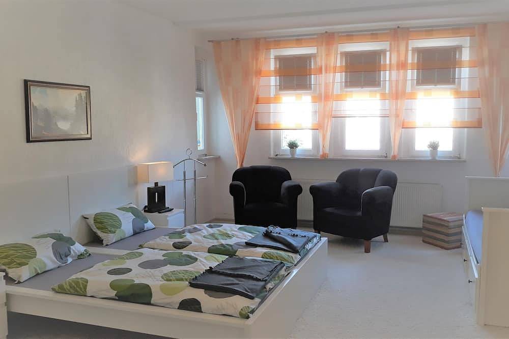 Ganze Wohnung, Penthouse Wolkenstein großzügige Maisonette 155 m² mit Whirlpool, Klima & Kamin in Senftenberger See, Senftenberg