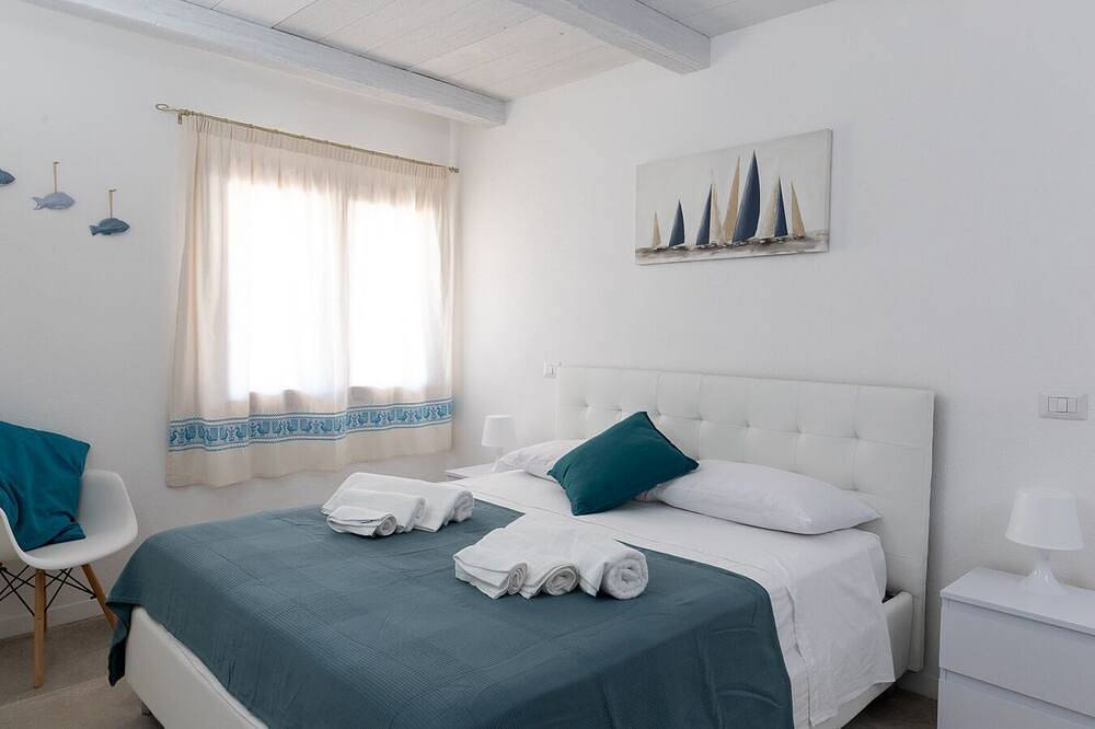 Appartamento intero, Baia Sardinia: Eleganza e Comfort a un Passo dal Mare in Cala Battistoni, Arzachena